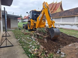 62203_0.jpg - เทศบาลตำบลสันป่าตอง ร่วมกับกองช่าง ได้ดำเนินการนำเครื่องจักรของเทศบาลฯ ปรับภูมิทัศน์บริเวณข้างวัดร้องสร้าน | https://www.sanpatong.go.th
