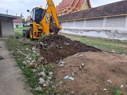 62205_0.jpg - เทศบาลตำบลสันป่าตอง ร่วมกับกองช่าง ได้ดำเนินการนำเครื่องจักรของเทศบาลฯ ปรับภูมิทัศน์บริเวณข้างวัดร้องสร้าน | https://www.sanpatong.go.th