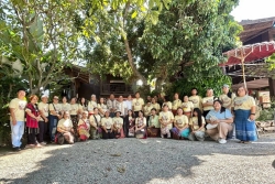 1.jpg - นายอิทธิรัฐ สินารักษ์ ท่องเที่ยวและทีฬาจังหวัดเชียงใหม่  พร้อมด้วย นายสุภชัย  พรหมเสนใจ นายกเทศมนตรีตำบลสันป่าตอง และนายอภิชาต  เทพชา ปลัดเทศบาลตำบลสันป่าตอง ลงพื้นที่ดำเนินโครงการต่อยอดการท่องเที่ยว   โดยชุมชนกลุ่มชาติพันธุ์ | https://www.sanpatong.go.th