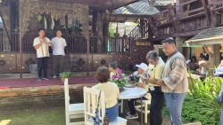 12.jpg - นายอิทธิรัฐ สินารักษ์ ท่องเที่ยวและทีฬาจังหวัดเชียงใหม่  พร้อมด้วย นายสุภชัย  พรหมเสนใจ นายกเทศมนตรีตำบลสันป่าตอง และนายอภิชาต  เทพชา ปลัดเทศบาลตำบลสันป่าตอง ลงพื้นที่ดำเนินโครงการต่อยอดการท่องเที่ยว   โดยชุมชนกลุ่มชาติพันธุ์ | https://www.sanpatong.go.th