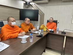 เทศบาลตำบลสันป่าตอง ร่วมกับอำเภอสันป่าตองประชุมซักซ้อมแนวทางปฏิบัติในการจัดพิธีถวายดอกไม้จันทน์ งานพระราชพิธีถวายพระเพลิงพระบรมศพ  สมเด็จพระนางเจ้าสิริกิติ์ พระบรมราชินีนาถ ภาพที่ 2 | https://www.sanpatong.go.th
