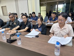 เทศบาลตำบลสันป่าตอง ร่วมกับอำเภอสันป่าตองประชุมซักซ้อมแนวทางปฏิบัติในการจัดพิธีถวายดอกไม้จันทน์ งานพระราชพิธีถวายพระเพลิงพระบรมศพ  สมเด็จพระนางเจ้าสิริกิติ์ พระบรมราชินีนาถ ภาพที่ 7 | https://www.sanpatong.go.th