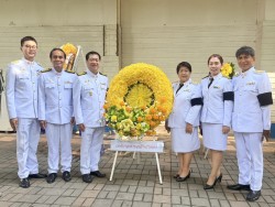 เทศบาลตำบลสันป่าตอง ได้ร่วมกิจกรรมเนื่องจาก วันคล้ายวันสวรรคต พระบาทสมเด็จพระบรมชนกาธิเบศร มหาภูมิพลอดุลยเดชมหาราช บรมนาถบพิตร ภาพที่ 5 | https://www.sanpatong.go.th
