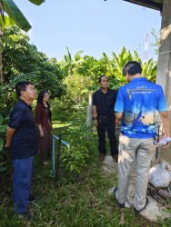 การลงพื้นที่สำรวจบ้านก่อนทำการปรับปรุงบ้านให้ตรงกับสภาพร่างกาย  และความต้องการของผู้สูงอายุแต่ละราย  ภาพที่ 2 | https://www.sanpatong.go.th