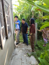 การลงพื้นที่สำรวจบ้านก่อนทำการปรับปรุงบ้านให้ตรงกับสภาพร่างกาย  และความต้องการของผู้สูงอายุแต่ละราย  ภาพที่ 6 | https://www.sanpatong.go.th