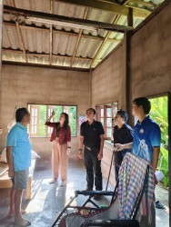 การลงพื้นที่สำรวจบ้านก่อนทำการปรับปรุงบ้านให้ตรงกับสภาพร่างกาย  และความต้องการของผู้สูงอายุแต่ละราย  ภาพที่ 7 | https://www.sanpatong.go.th
